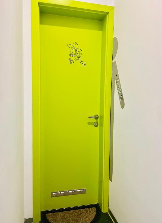 Himalayan Hostel Zagreb Luaran gambar