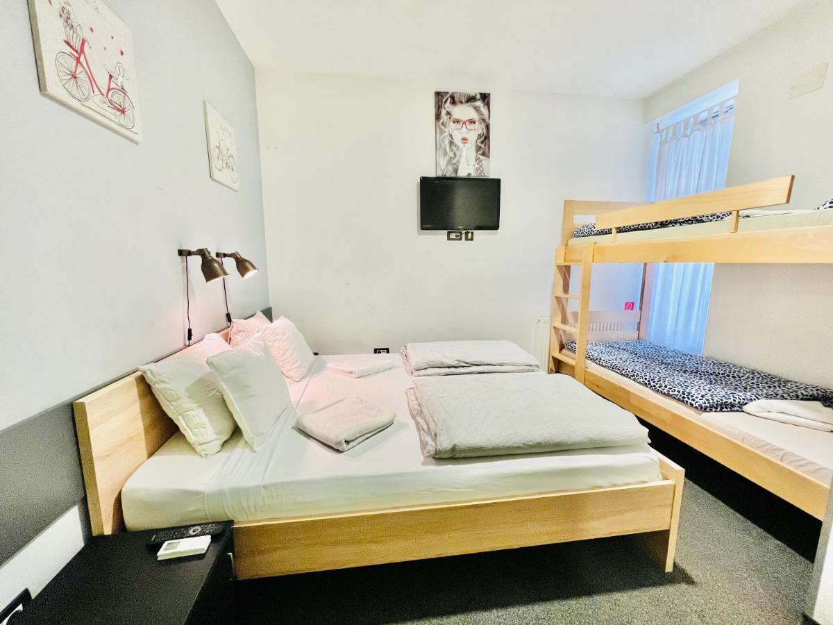 Himalayan Hostel Zagreb Luaran gambar