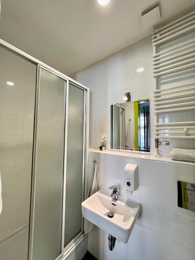 Himalayan Hostel Zagreb Luaran gambar