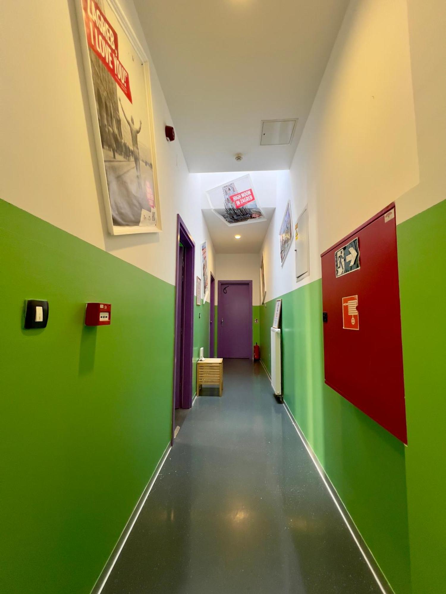 Himalayan Hostel Zagreb Luaran gambar